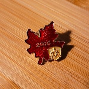 Canadian maple leaf 2016 pin